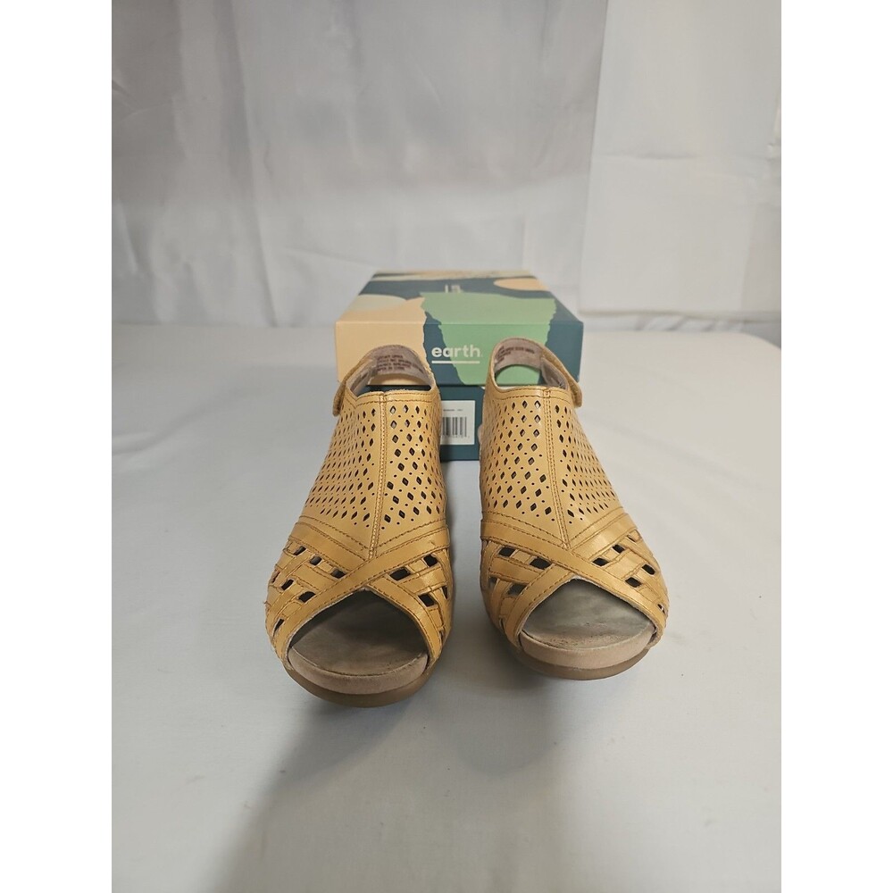 New Earth Pisa Galli Leather Amber Yellow Wedge Sandals Size 8M